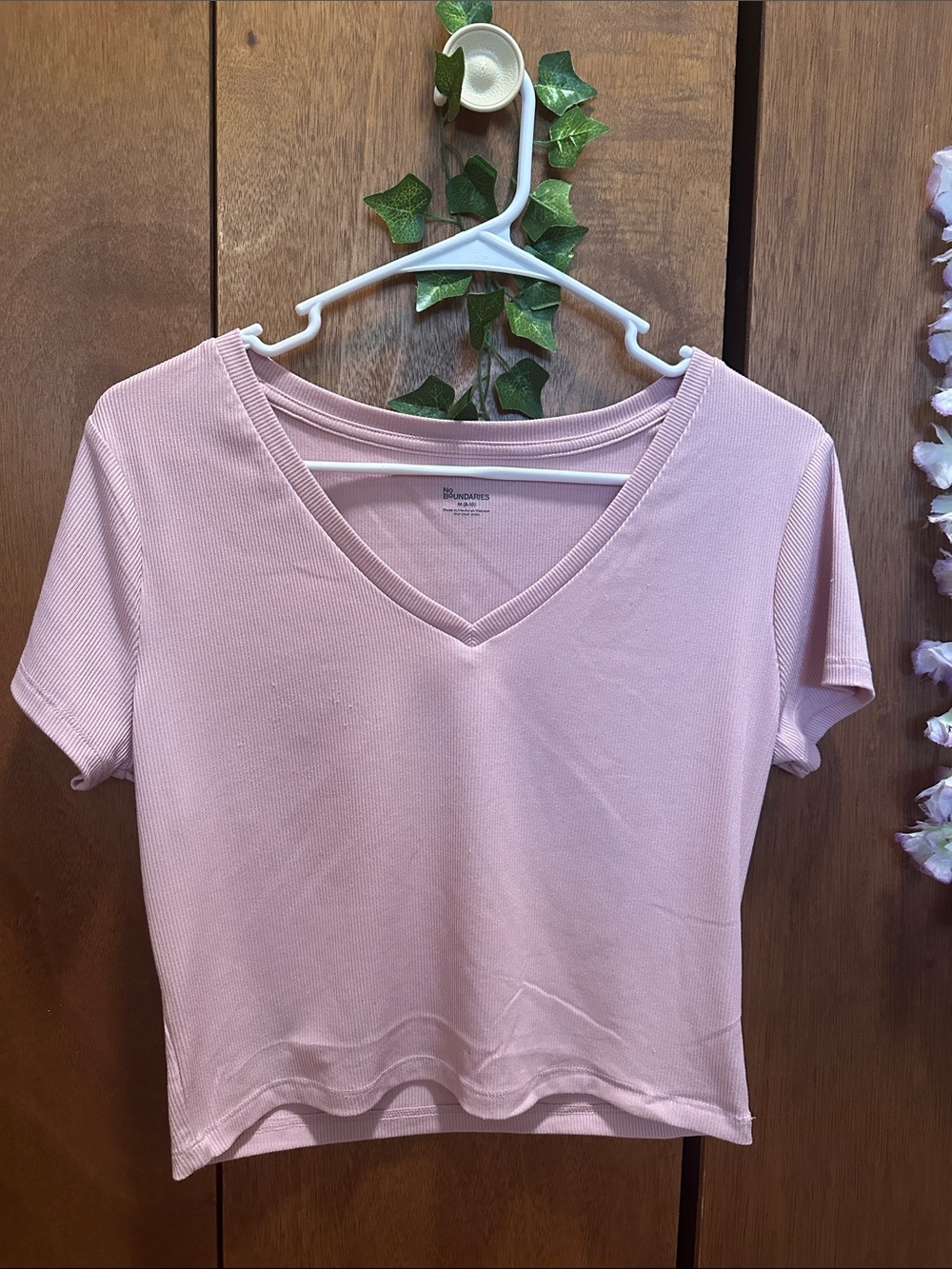 No Boundaries Light Pink V-Neck Short Sleeve Top